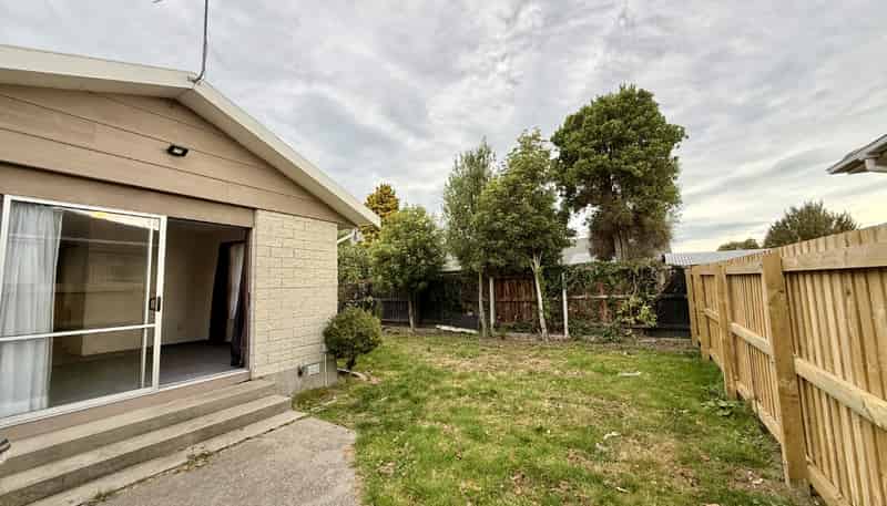 74B Solomon Avenue, Redwood