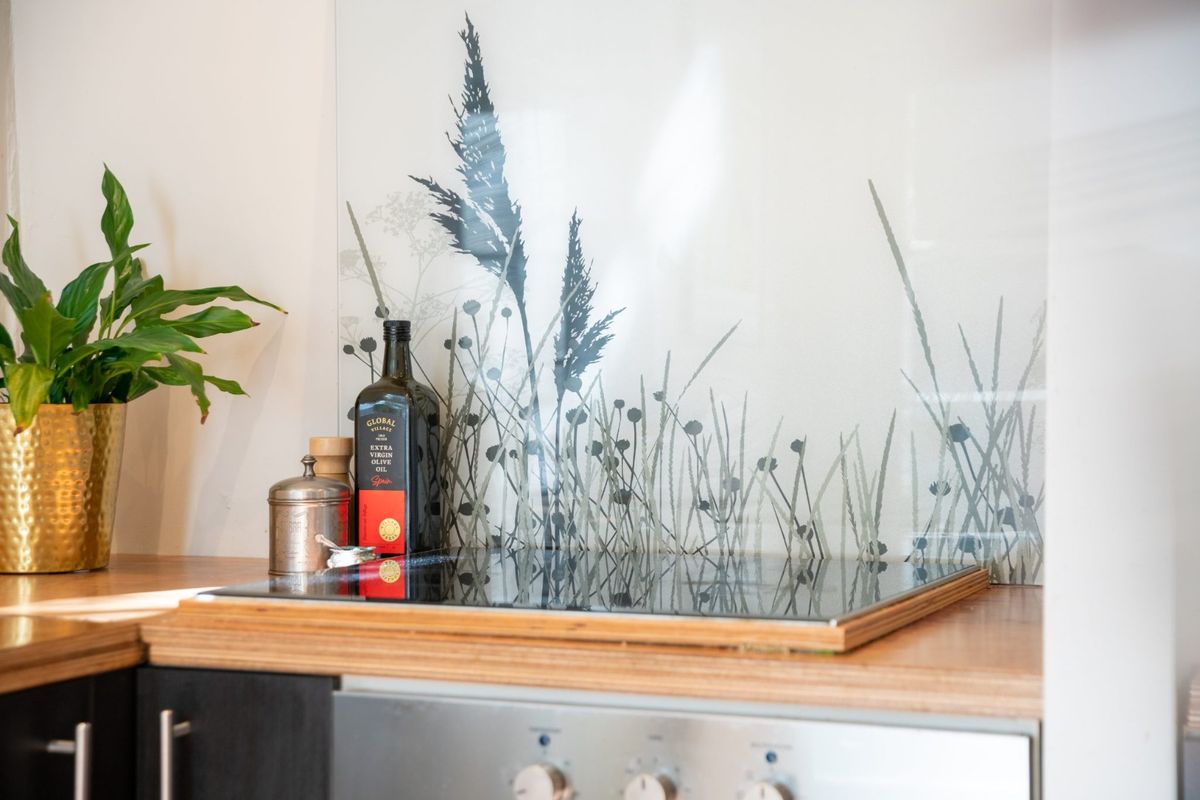 Charming Kelburn Character Home with Sun, Space & Personality - Więcej