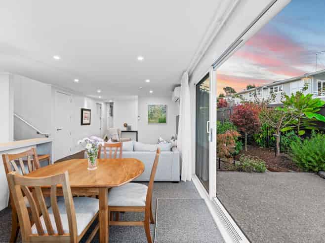61b Jaemont Avenue, Te Atatu South