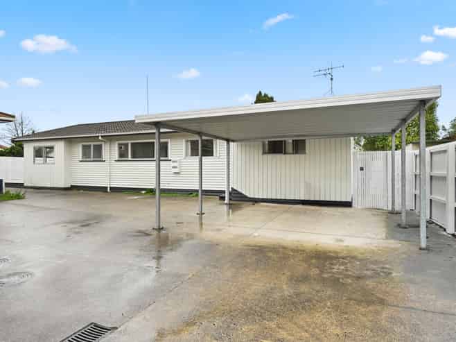 14 Wall Street, Nawton