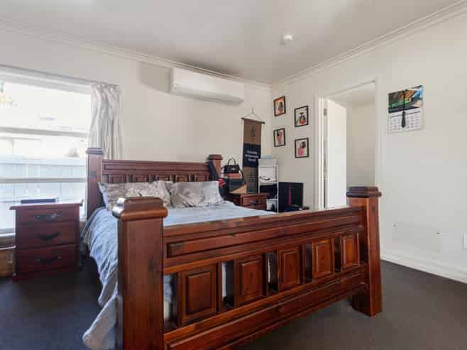 14 Wall Street, Nawton