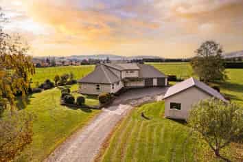 19 Forsyth Road, Milton