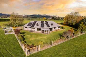 19 Forsyth Road, Milton
