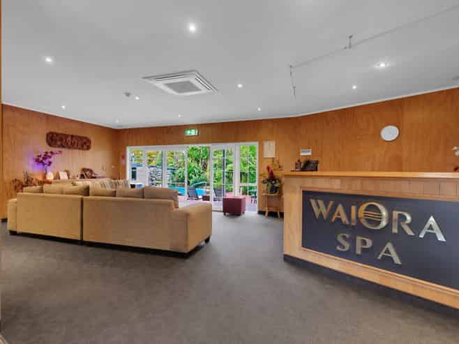 Premier Rotorua lakeside resort