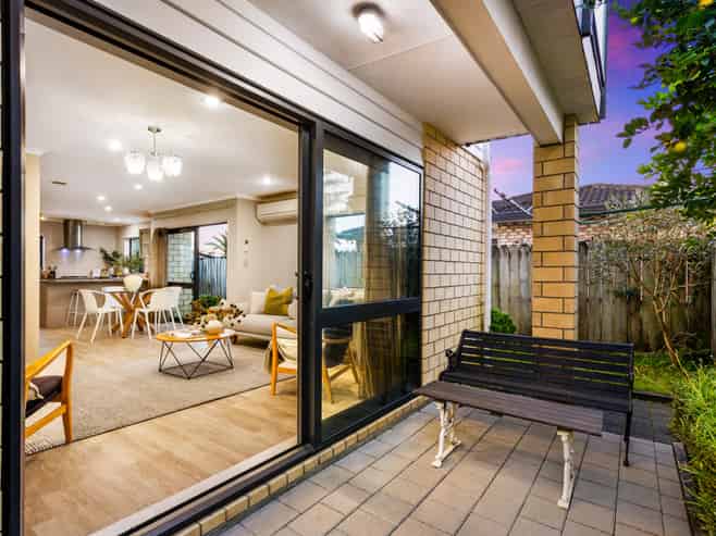 4 Millcroft Lane, Ranui
