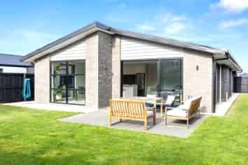 43 Henshaw Street, Woodend