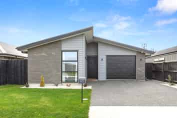 43 Henshaw Street, Woodend