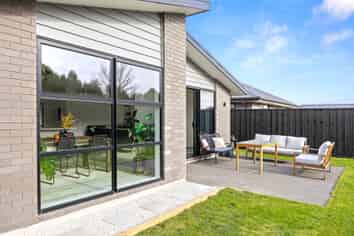 43 Henshaw Street, Woodend