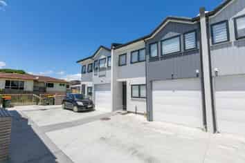 11 Shahkot Way, Papatoetoe