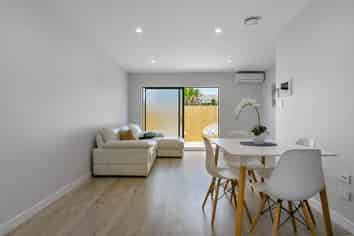 11 Shahkot Way, Papatoetoe