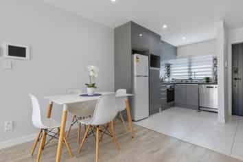 11 Shahkot Way, Papatoetoe