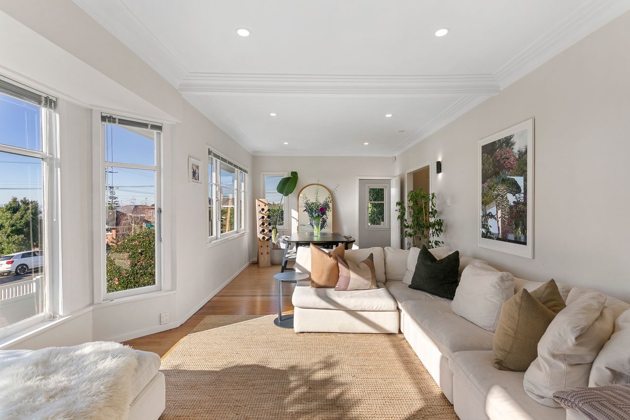 Private, Bright, And a View To Match - Bild 3