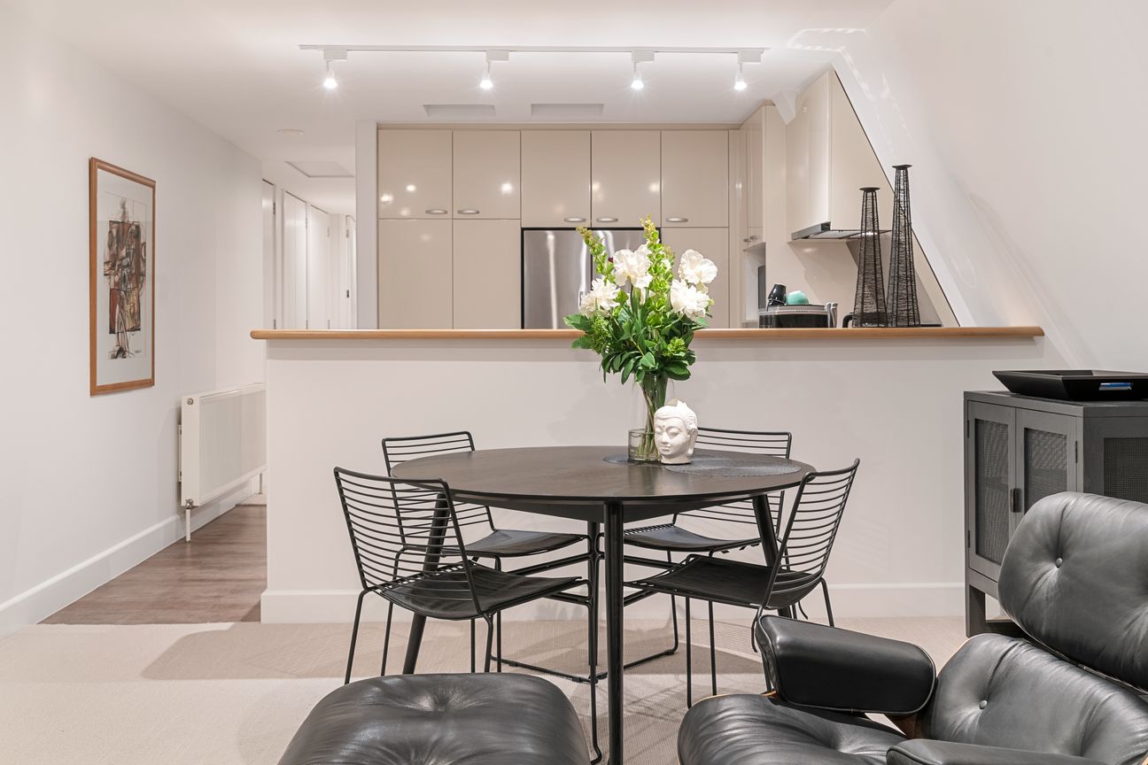 Penthouse Living with Unmatched Views - Mehr