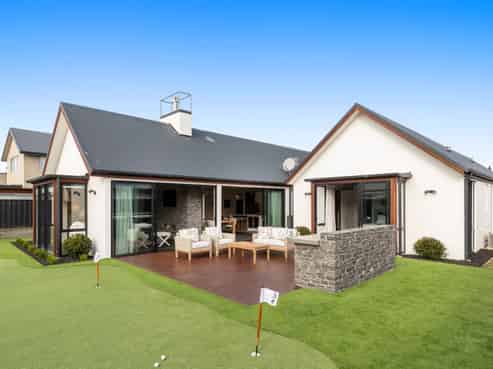6 Waterstock Way, Parklands