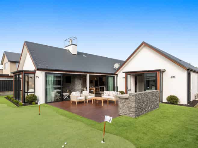 6 Waterstock Way, Parklands