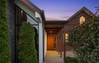 6 Waterstock Way, Parklands