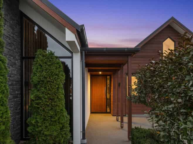 6 Waterstock Way, Parklands