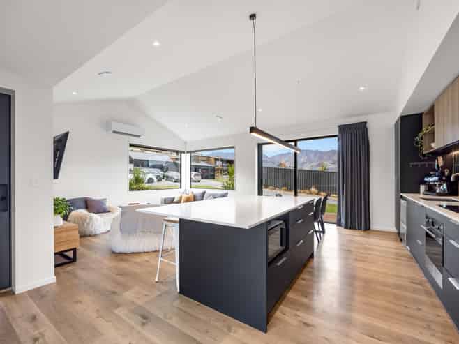 14 Tomtit Crescent, Lake Hawea