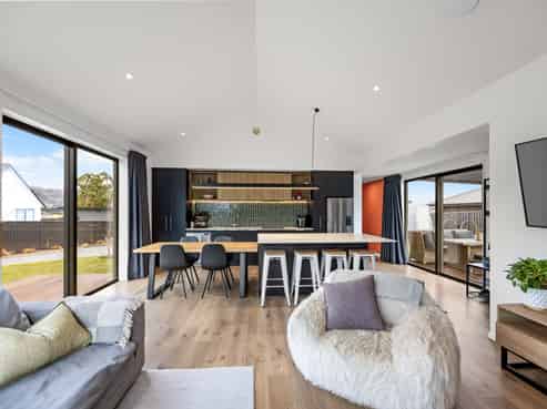 14 Tomtit Crescent, Lake Hawea
