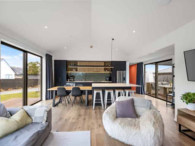 14 Tomtit Crescent, Lake Hawea