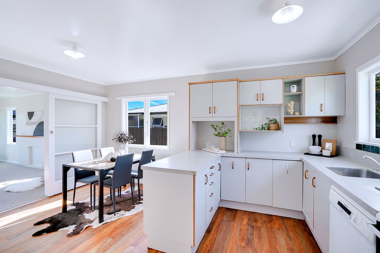 House in Hamilton, Knighton - View 3