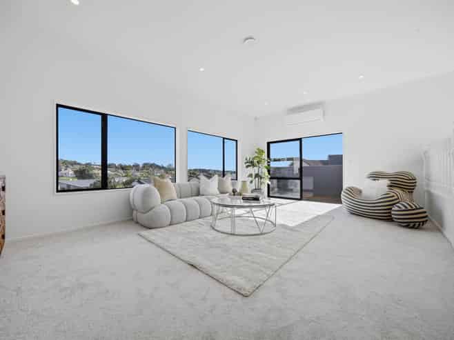 6 Tenbless Court, Unsworth Heights