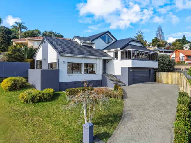 6 Tenbless Court, Unsworth Heights