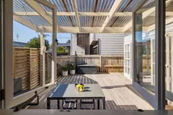 116 Carrington Road, Mount Albert
