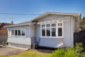 116 Carrington Road, Mount Albert