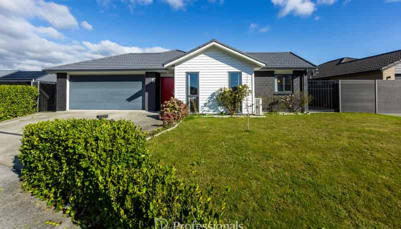 32 Filmer Crescent, Wallaceville