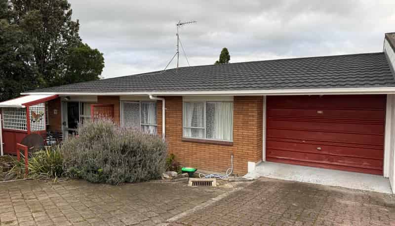25B Cedar Grove, Matua