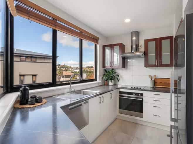2B/9 Furneaux Way, Remuera