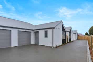 2/206 Racecourse Road, Sockburn