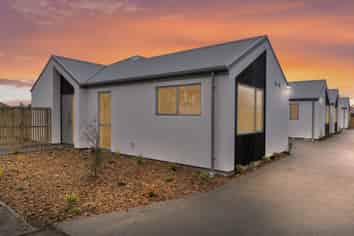 2/206 Racecourse Road, Sockburn