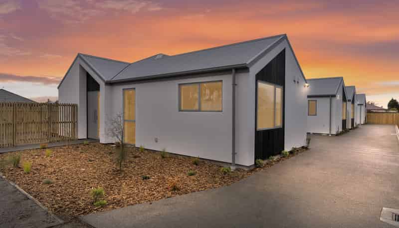 2/206 Racecourse Road, Sockburn