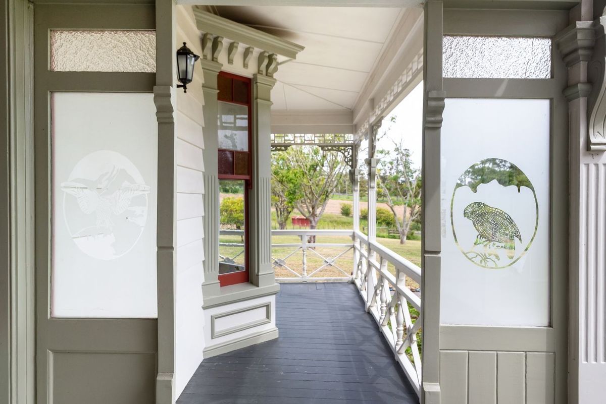 Family Villa in Waitoki - Widok 6