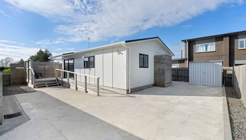 27 Hinemoa Street, Levin