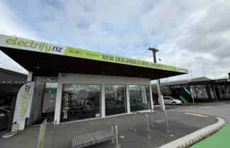 PROMINENT GREY LYNN RETAIL WITH CORNER EXPOSURE
