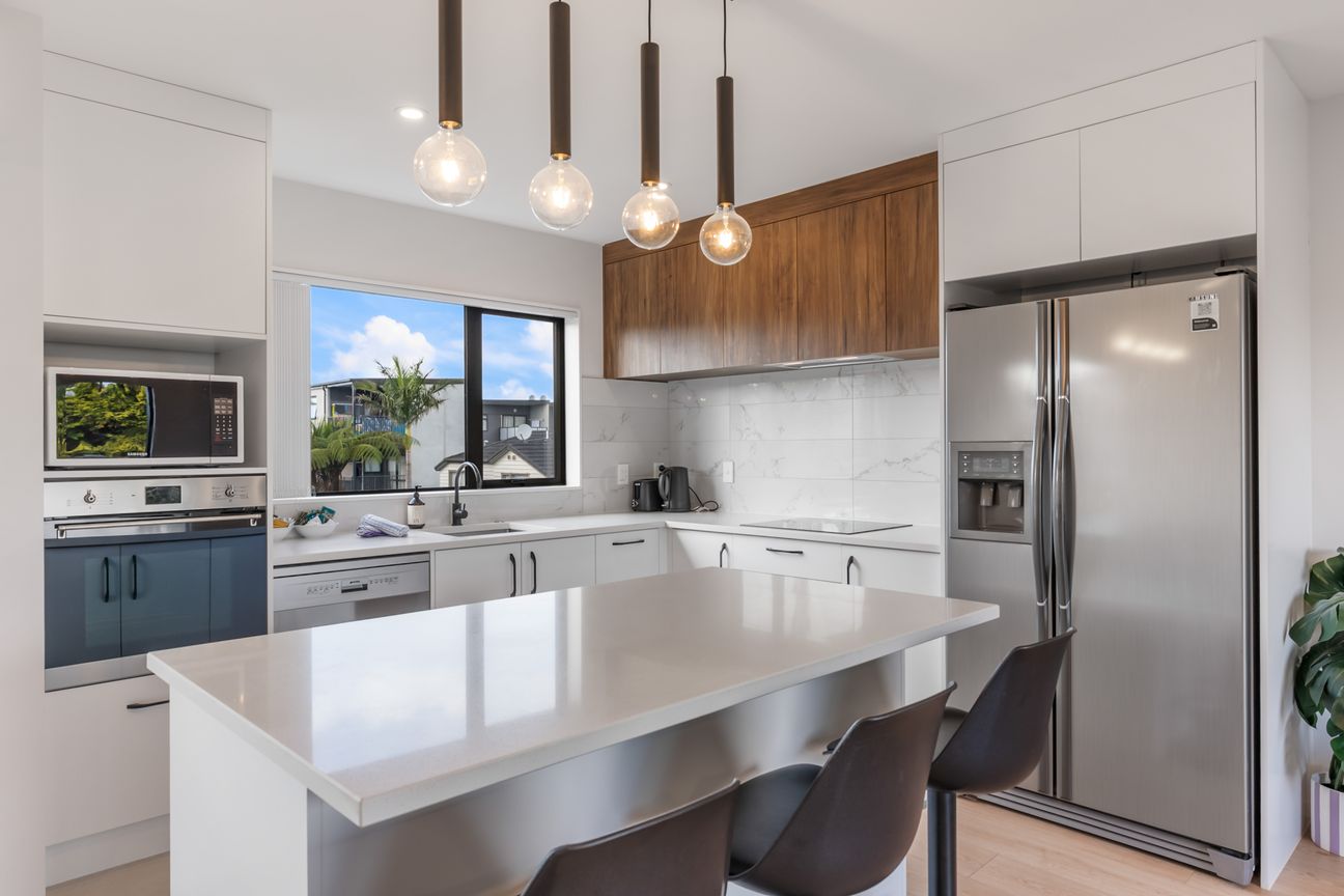 MODERN FREEHOLD LIVING! - Aanzicht 4