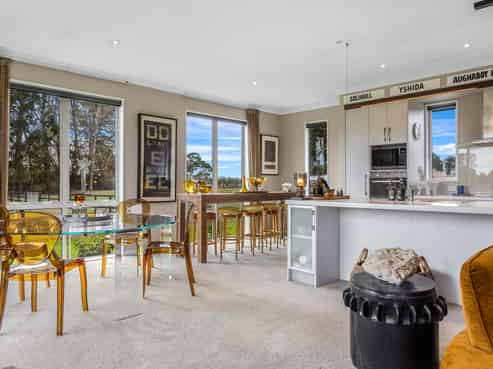 550 Marshland Road, Styx
