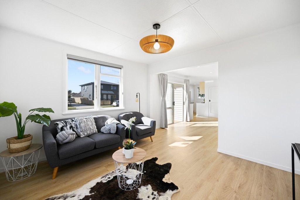 Stylishly Renovated, Ready For You! - Vista 2