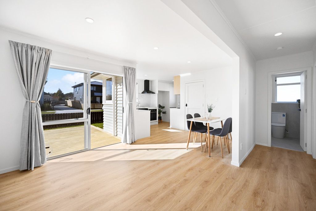 Stylishly Renovated, Ready For You! - Vista 4