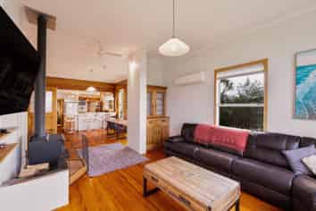 24 Bates Street, Riverton