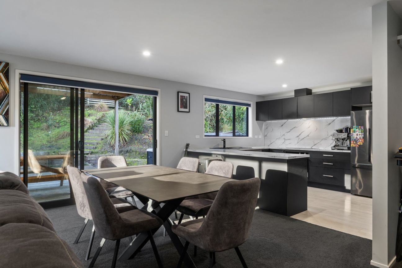Vendors Have Bought Elsewhere - This Must Be Sold! - Altro