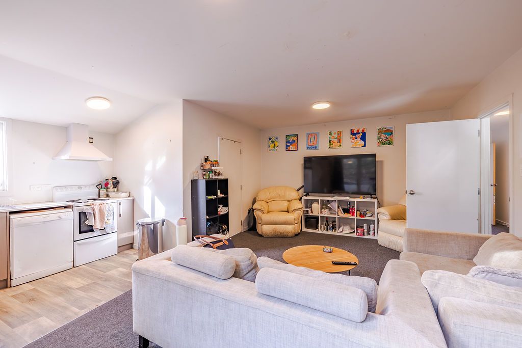 RENOVATED, CENTRAL CITY INVESTMENT – pohled 2
