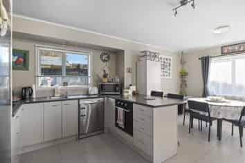 285B Clayton Road, Pukehangi