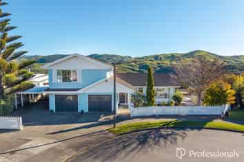 13 Ilam Grove, Kelson