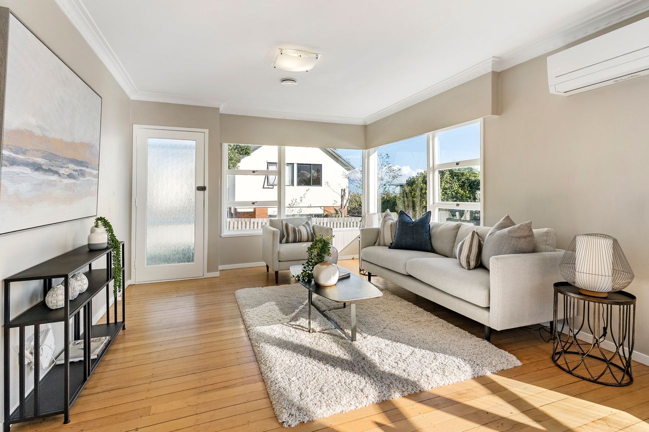"Vendor Slashes Price by $50,000 - Ignore Previous Pricing! - Mehr