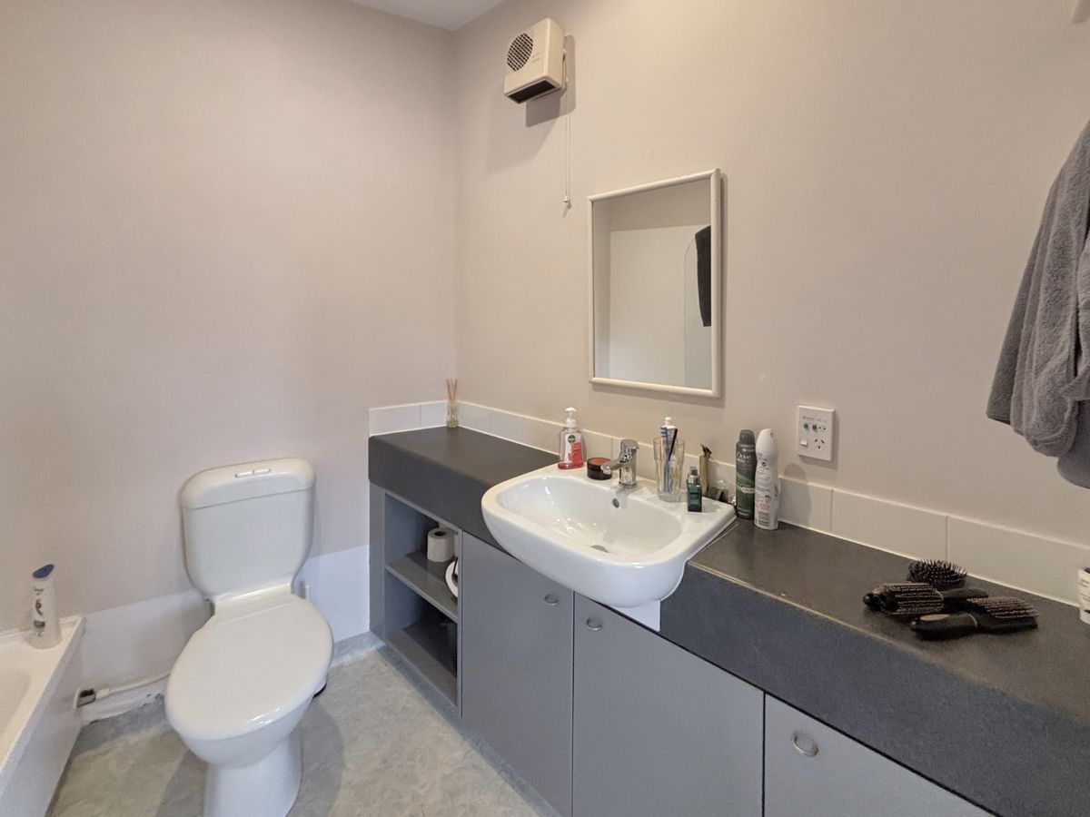 CENTRAL 2-BEDROOM APARTMENT! - Ansicht 6