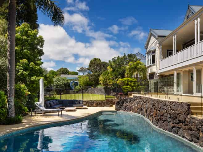 36 Lloyd Avenue, Mount Albert